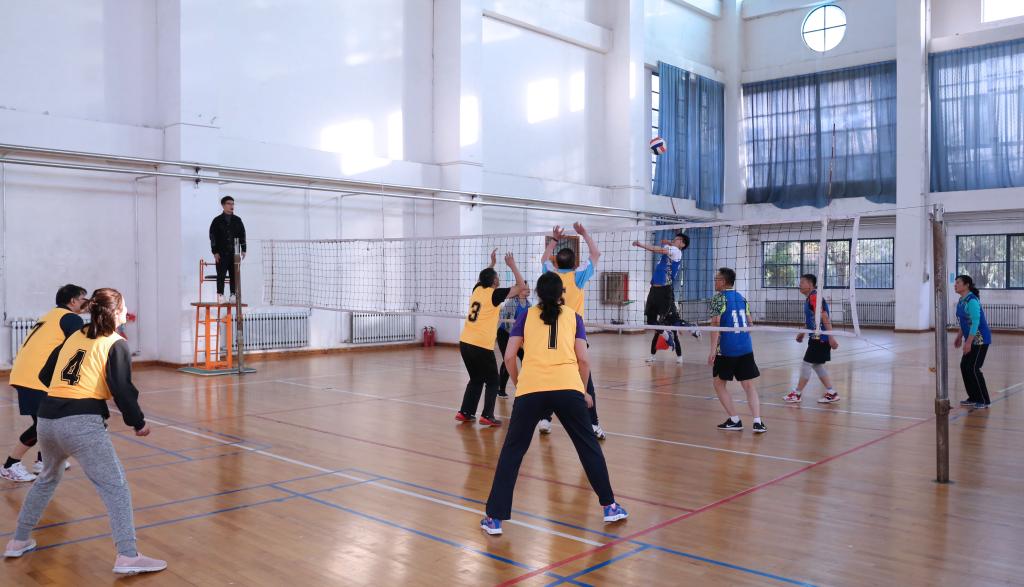 山东中医药大学举办2020年教职工气排球比赛 